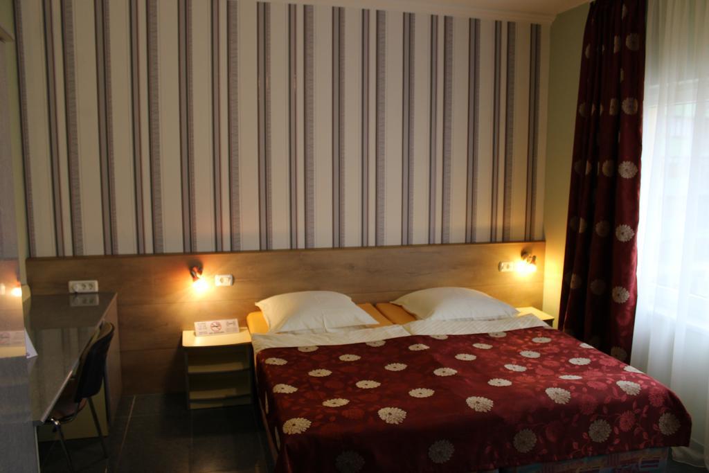 Pension Yellow Timisoara Exterior foto