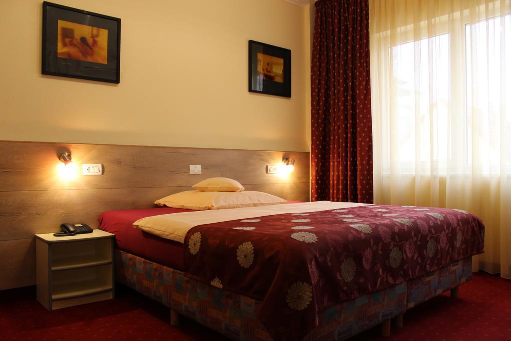 Pension Yellow Timisoara Exterior foto