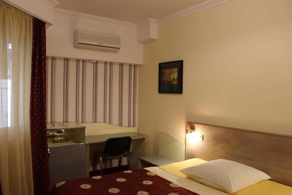 Pension Yellow Timisoara Exterior foto