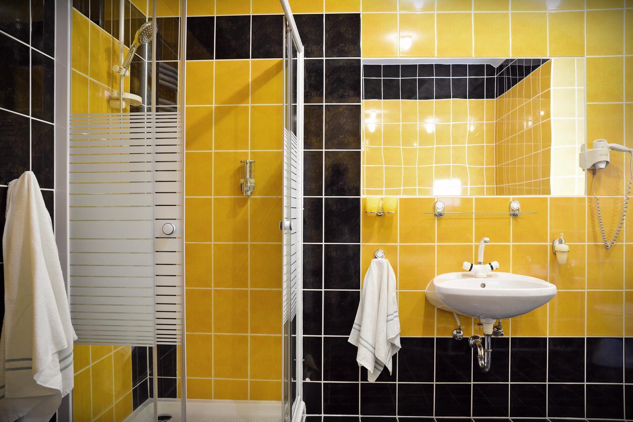 Pension Yellow Timisoara Exterior foto